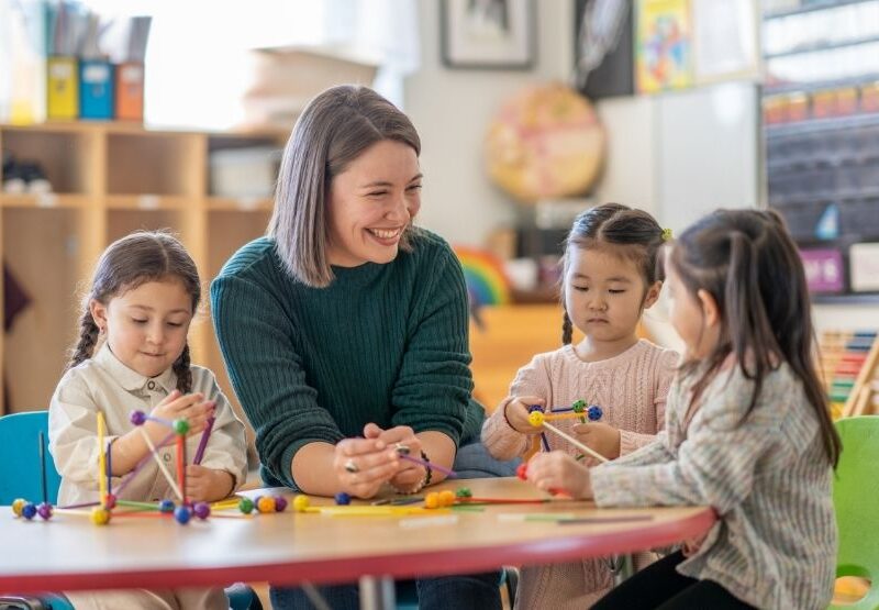 Ev Öğretmeni Kimdir, Neler Yapar?